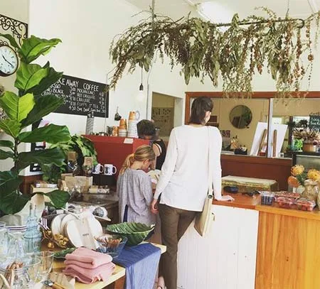 ローカルのお店