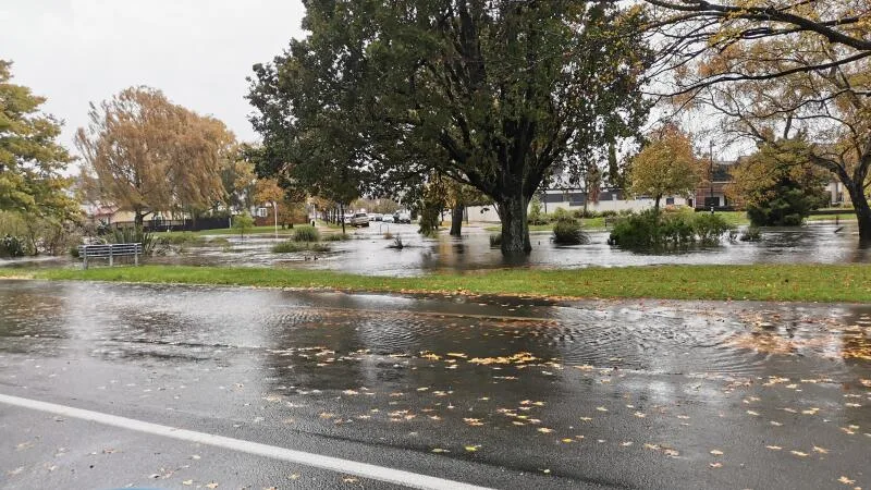 クライストチャーチの大雨、シティのエイボン川