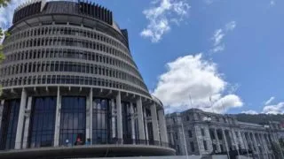 ニュージーランドで高校までの学校での携帯電話の使用禁止法案が施行！